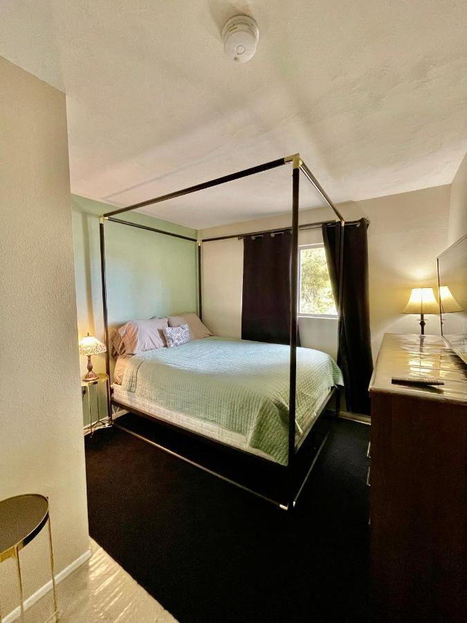 הוילה Urban Las Vegas Colonial In The Heart Of Vegas מראה חיצוני תמונה